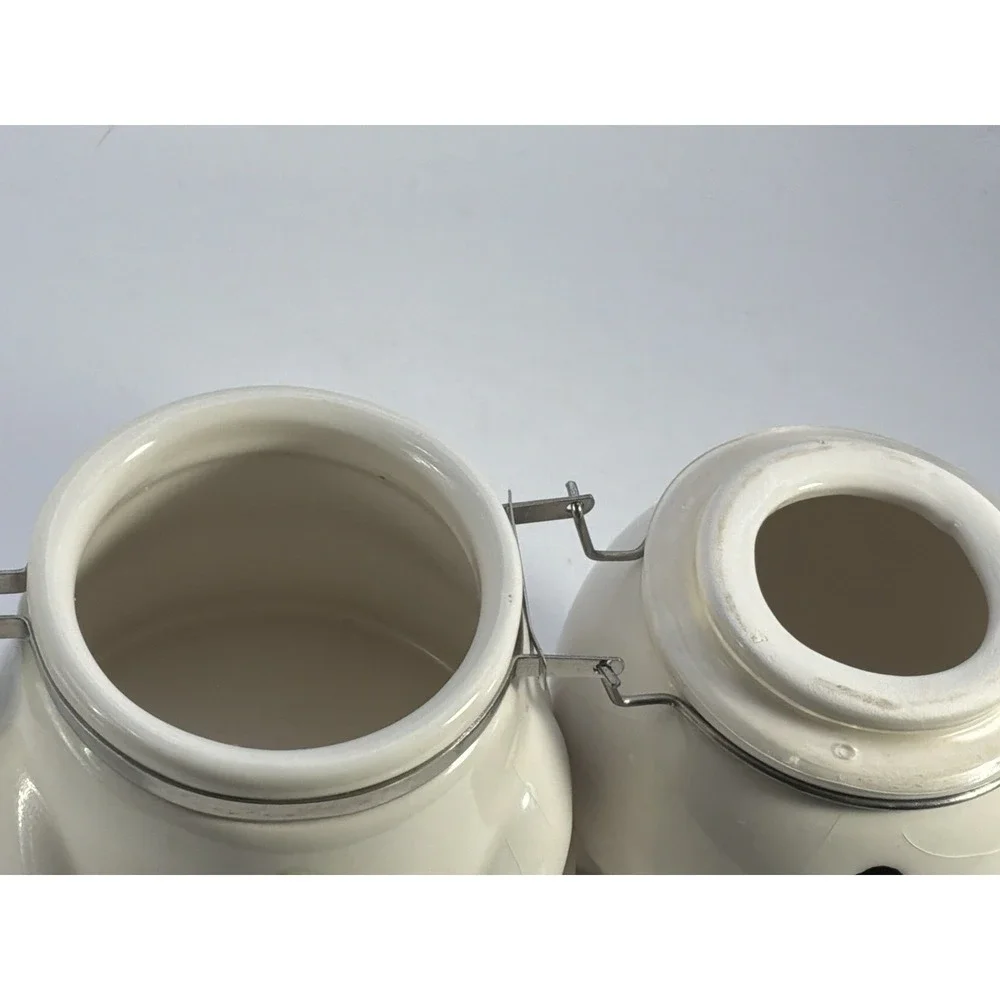 Ceramic Ghost Jar‎ With Locking Lid Has Crazing